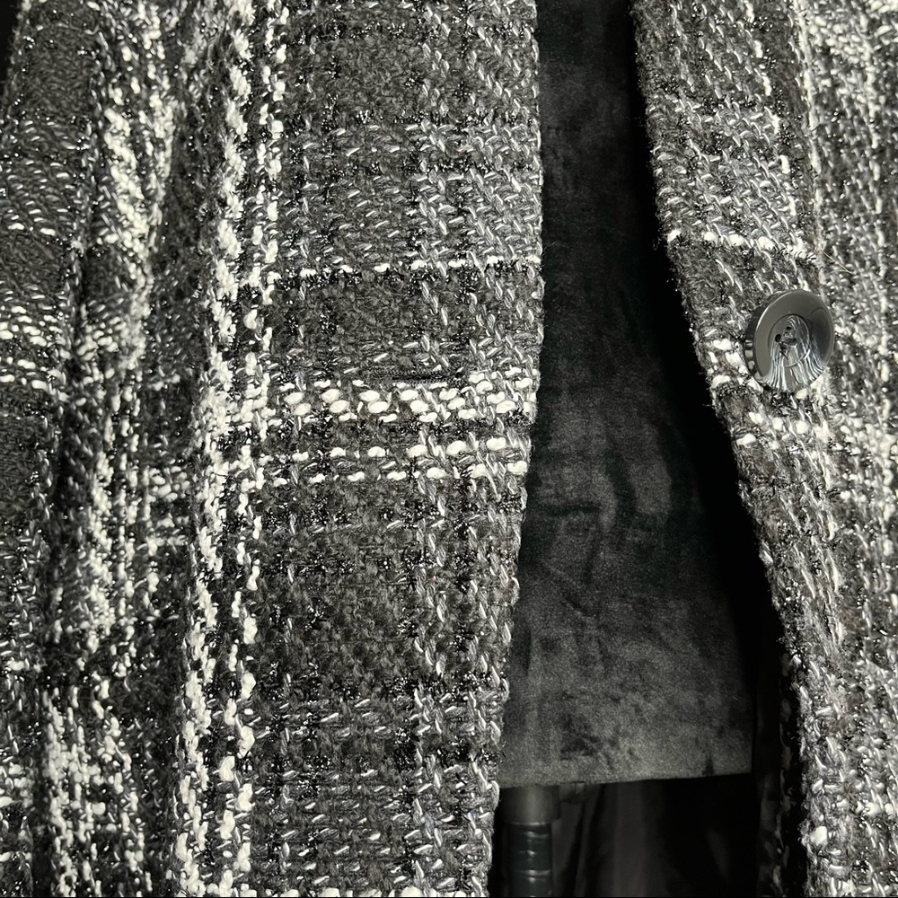 Mid-length Tweed Jacket - Picture 8 of 10